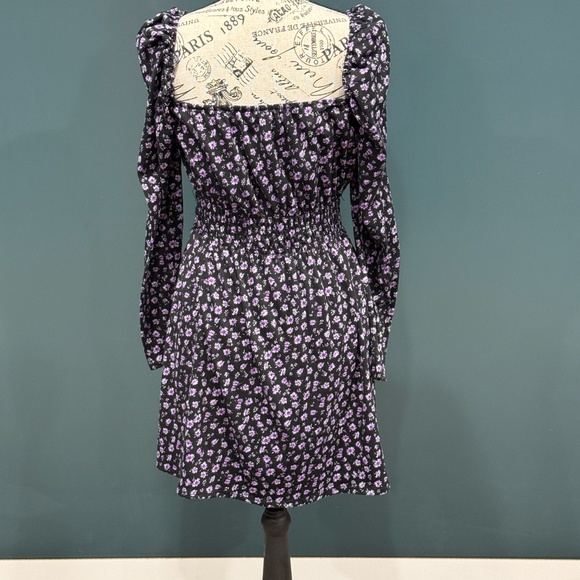 ✨ H&M Divided Purple Floral Smocked Waist Mini Dress - Medium ✨ - Picture 4 of 6